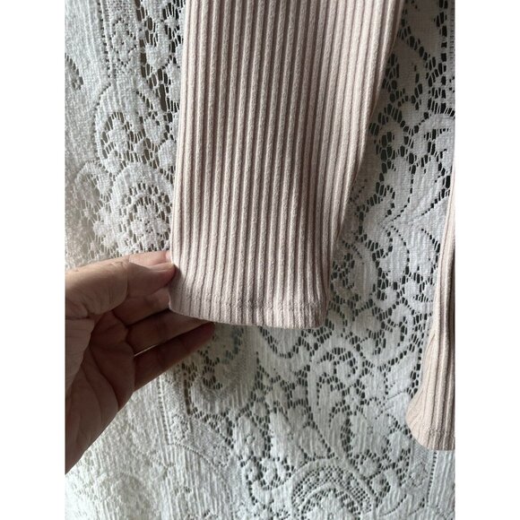 Guess Light‎ Pink Ribbed Open Back Shirt Women's Size Medium - Picture 2 of 7